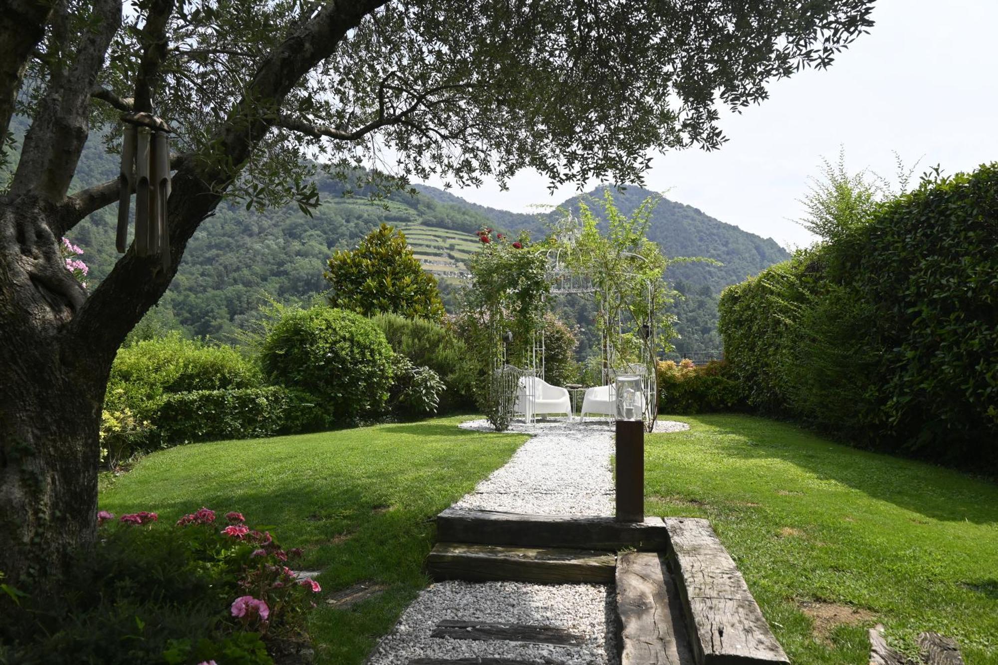 Bed And Breakfast Casa Del Nonno Adrara San Rocco Eksteriør bilde