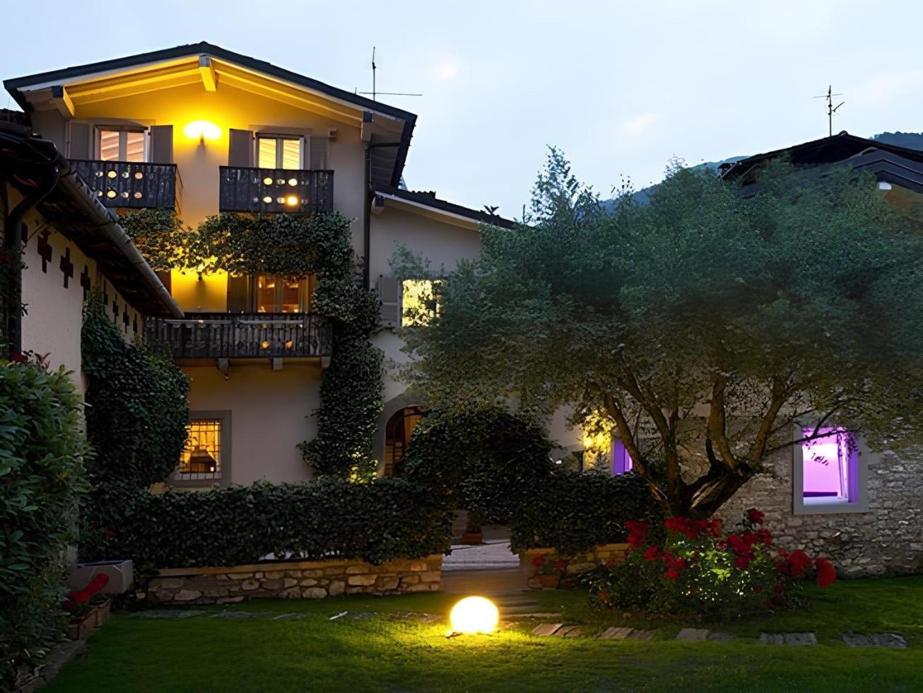Bed And Breakfast Casa Del Nonno Adrara San Rocco Eksteriør bilde